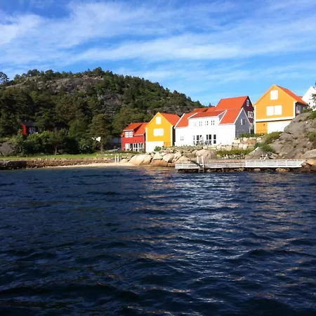 Furuholmen, Lindesnes Feriehus Lonestranda