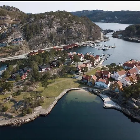 Furuholmen, Lindesnes Lonestranda