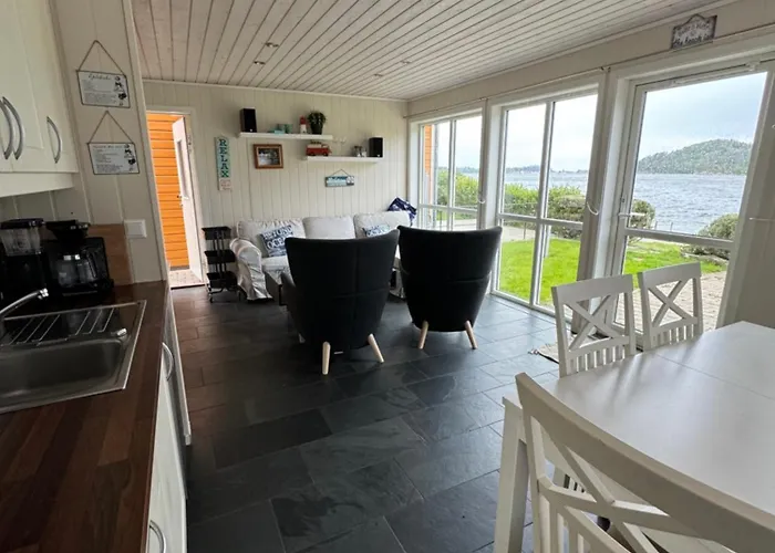 Furuholmen, Lindesnes Tatil Evi