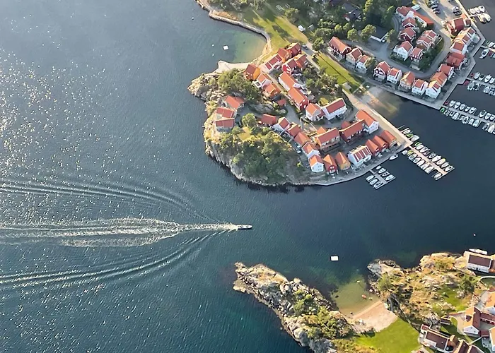 Furuholmen, Lindesnes * Lonestranda