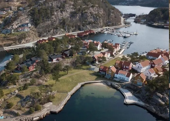 Furuholmen, Lindesnes Lonestranda