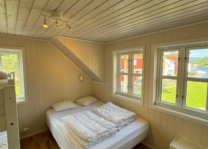 Furuholmen, Lindesnes Vakantiehuis Lonestranda
